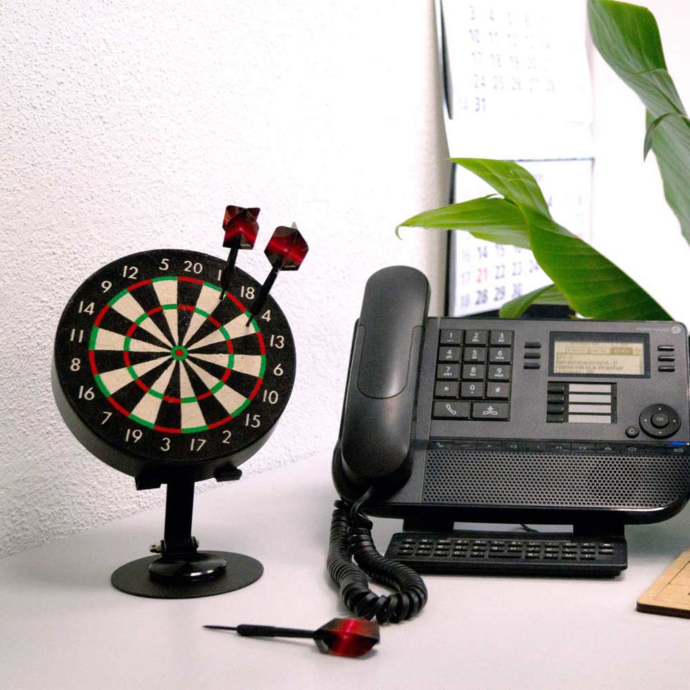 Dart Labor Mini Tisch Dartboard "BULLI" | inkl. 4c Druck