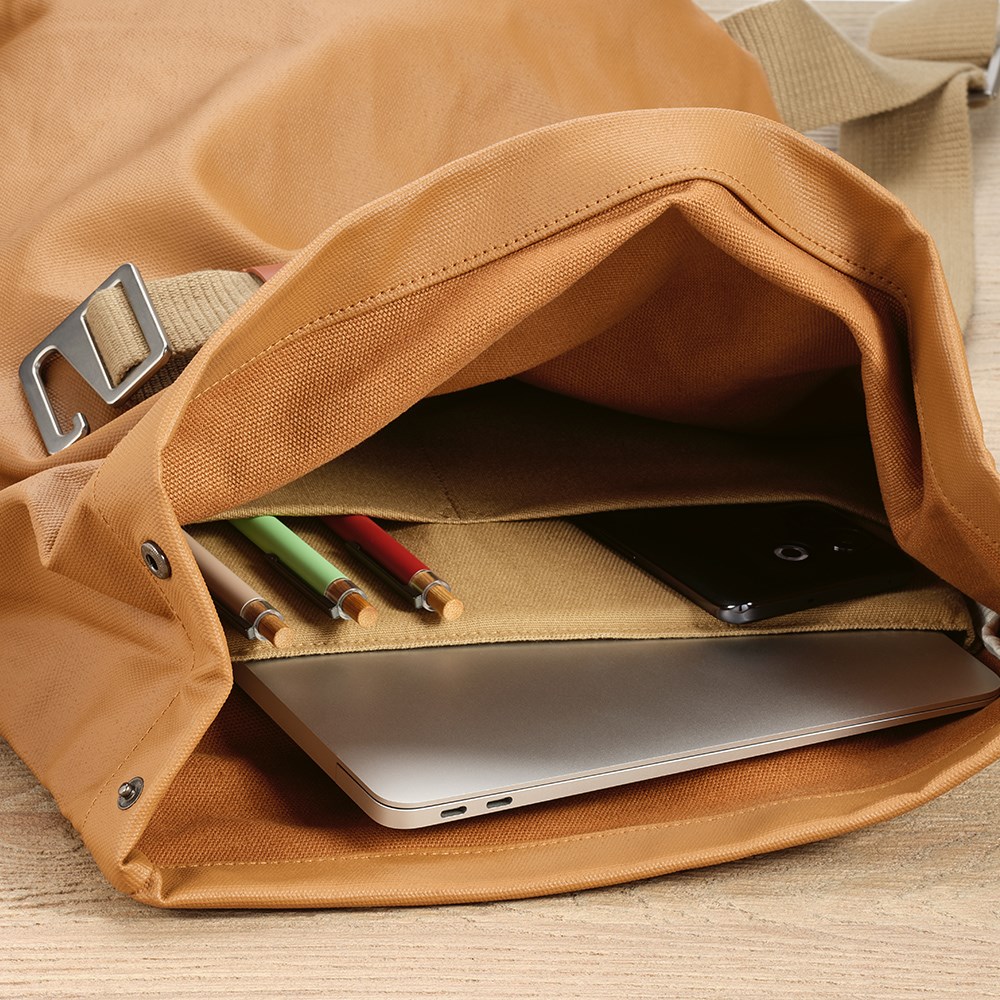 Berlin 23L Rucksak recy.Baumwolle 340gsm und rPU. Laptops bis 17" - Kamel