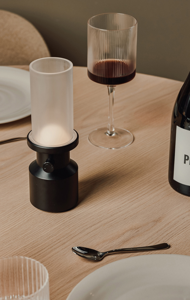 VINGA Niori RCS Tischlampe